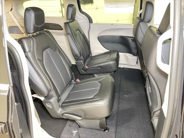2023 Chrysler Pacifica PACIFICA TOURING L AWD