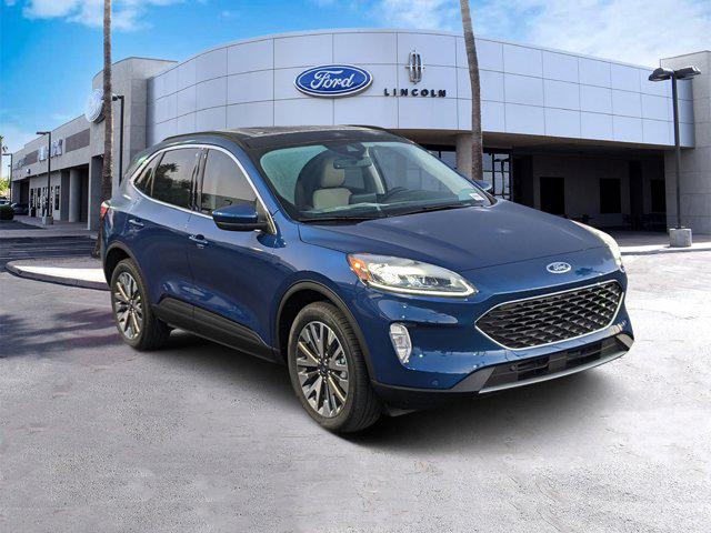 2022 Ford Escape Titanium's photo