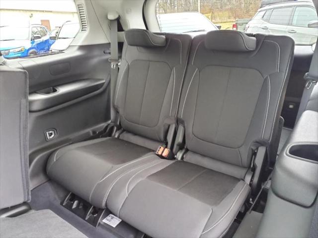 2023 Jeep Grand Cherokee GRAND CHEROKEE L LAREDO 4X4