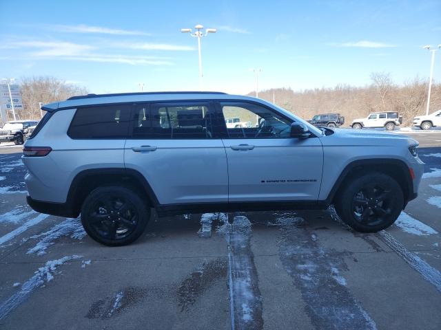 2023 Jeep Grand Cherokee GRAND CHEROKEE L ALTITUDE 4X4