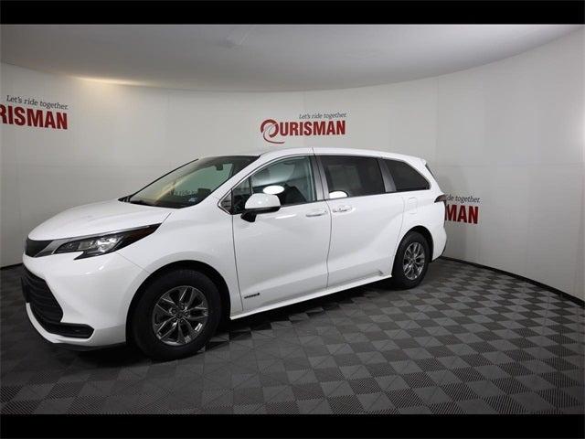 2021 Toyota Sienna LE