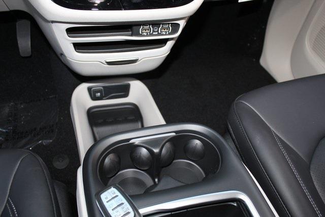 2023 Chrysler Pacifica PACIFICA TOURING L