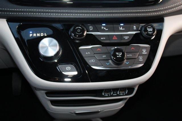 2023 Chrysler Pacifica PACIFICA TOURING L