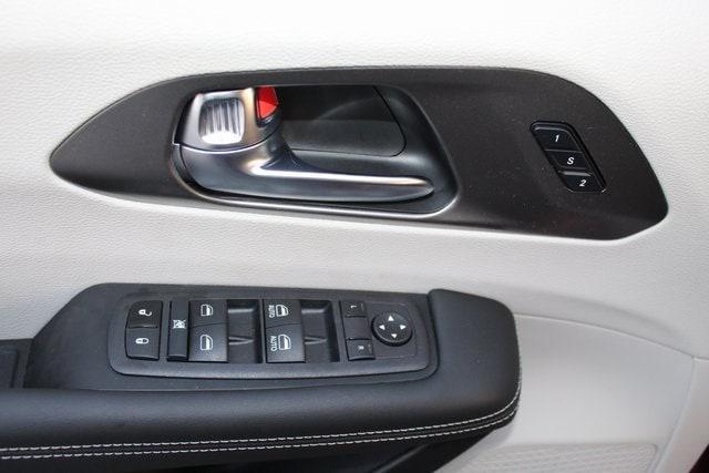 2023 Chrysler Pacifica PACIFICA TOURING L