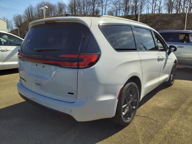 2023 Chrysler Pacifica PACIFICA TOURING L AWD