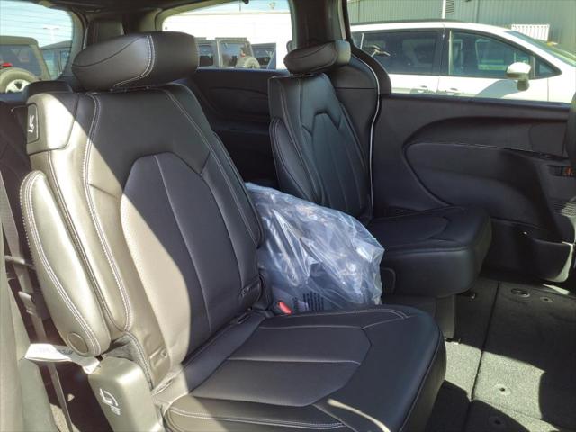 2023 Chrysler Pacifica PACIFICA TOURING L AWD