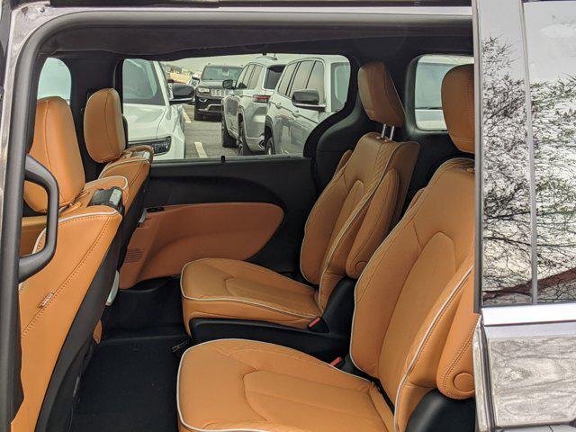 2023 Chrysler Pacifica Plug-In Hybrid PACIFICA PLUG-IN HYBRID PINNACLE