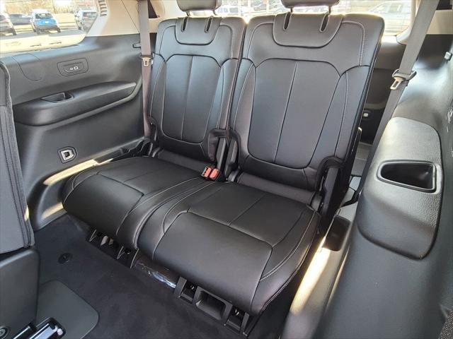 2023 Jeep Grand Cherokee GRAND CHEROKEE L LIMITED 4X4