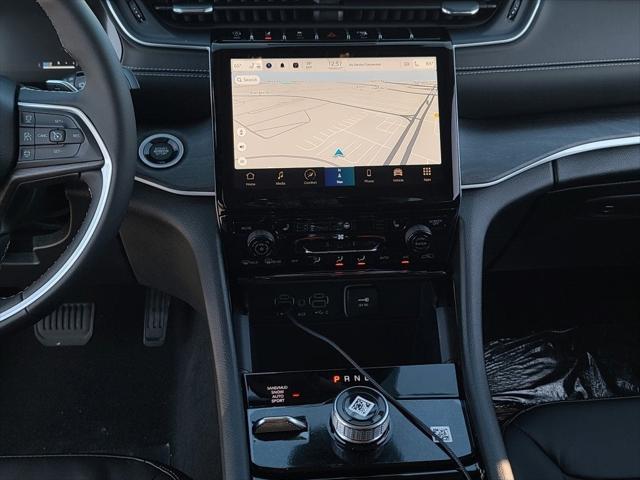 2023 Jeep Grand Cherokee GRAND CHEROKEE L LIMITED 4X4