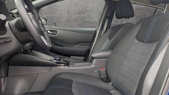 2022 Nissan LEAF SV 40 kWh