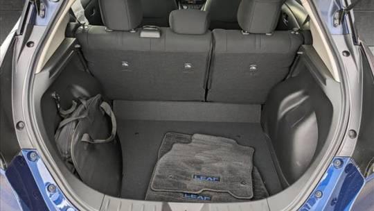 2022 Nissan LEAF SV 40 kWh