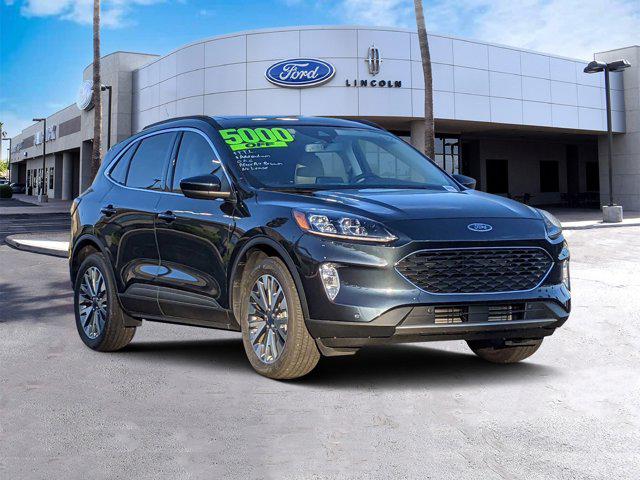 2022 Ford Escape Titanium's photo