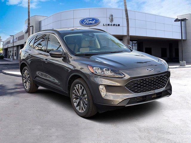 2022 Ford Escape Titanium's photo