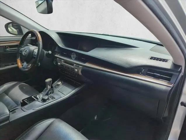 2016 Lexus ES 350 4dr Sdn