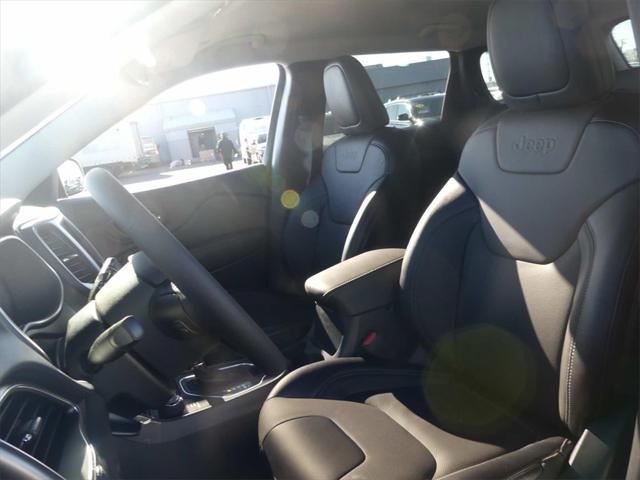 2022 Jeep Cherokee CHEROKEE LATITUDE LUX 4X4