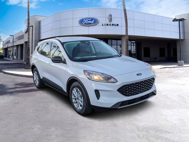 2022 Ford Escape SE's photo