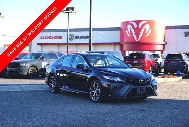 2020 Toyota Camry SE