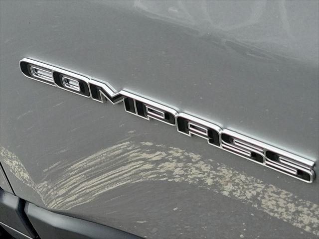 2022 Jeep Compass COMPASS LATITUDE 4X4