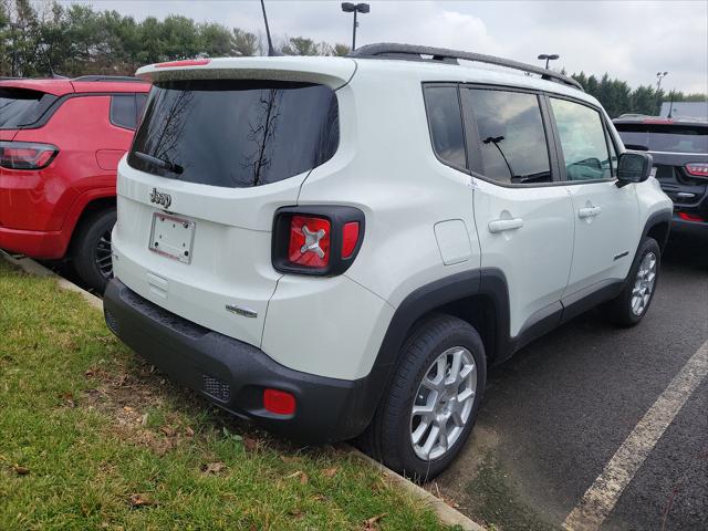 2022 Jeep Renegade RENEGADE LATITUDE 4X4