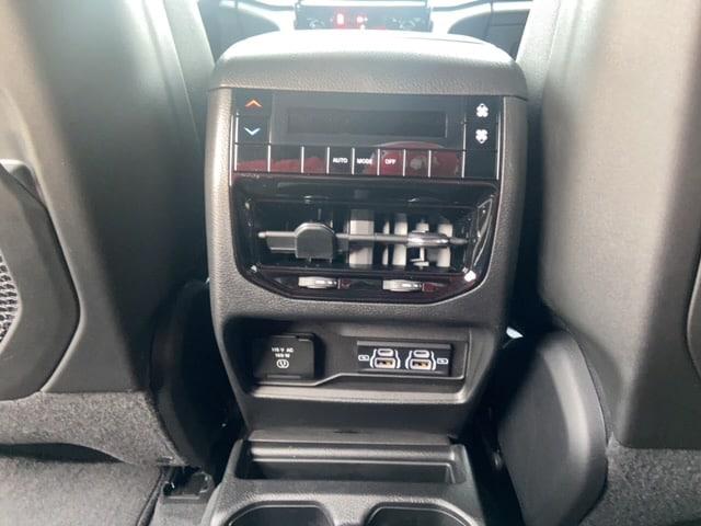 2023 Jeep Grand Cherokee GRAND CHEROKEE L ALTITUDE 4X4