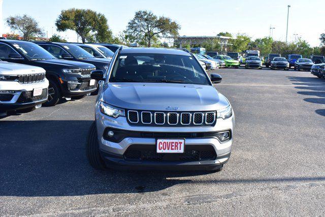 2023 Jeep Compass COMPASS LATITUDE 4X4