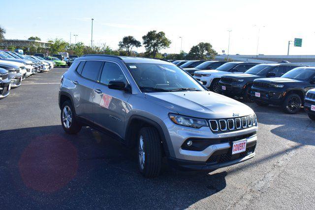 2023 Jeep Compass COMPASS LATITUDE 4X4