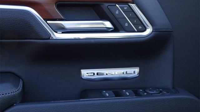 2023 GMC Sierra 1500 4WD Crew Cab Short Box Denali