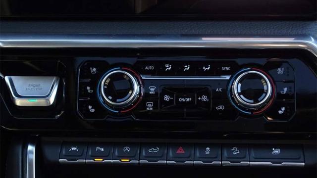 2023 GMC Sierra 1500 4WD Crew Cab Short Box Denali
