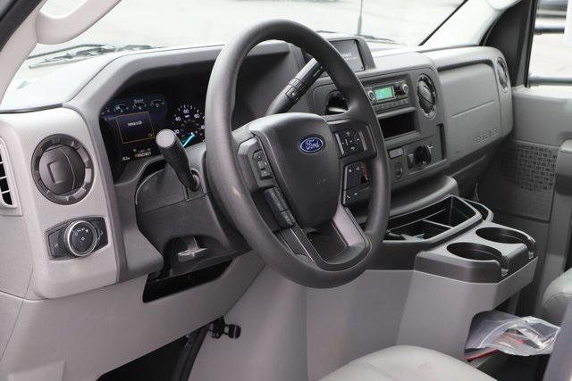 2023 Ford E-Series Cutaway Base