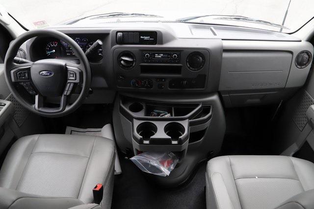 2023 Ford E-Series Cutaway Base