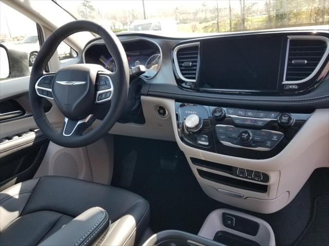 2023 Chrysler Pacifica PACIFICA TOURING L