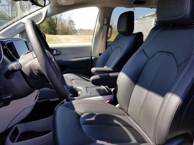 2023 Chrysler Pacifica PACIFICA TOURING L