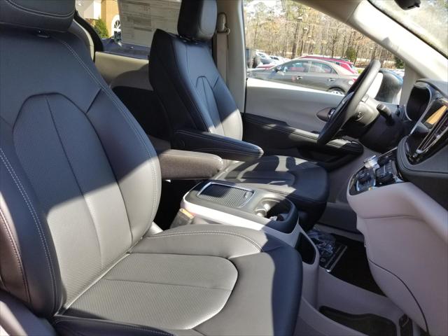 2023 Chrysler Pacifica PACIFICA TOURING L