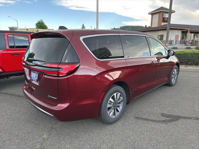 2023 Chrysler Pacifica Plug-In Hybrid PACIFICA PLUG-IN HYBRID TOURING L