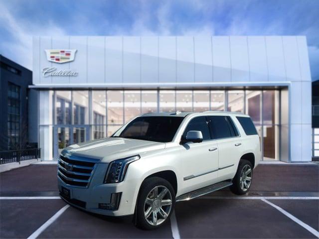 2017 Cadillac Escalade Luxury