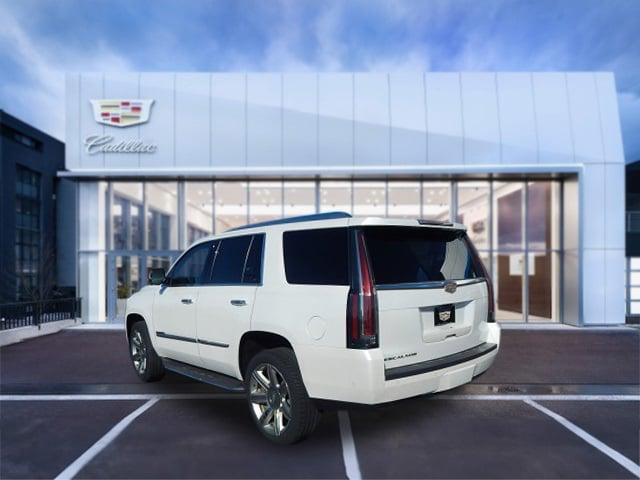 2017 Cadillac Escalade Luxury