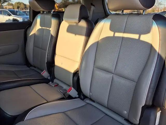 2017 Kia Sedona LX