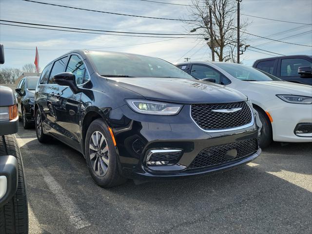 2023 Chrysler Pacifica Hybrid PACIFICA PLUG-IN HYBRID TOURING L