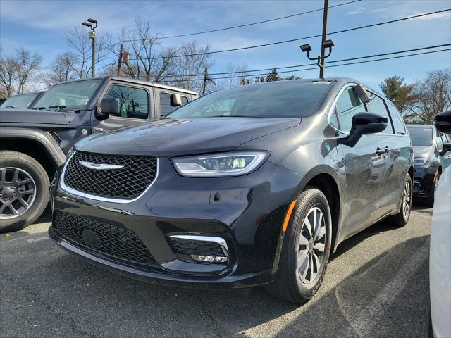 2023 Chrysler Pacifica Hybrid PACIFICA PLUG-IN HYBRID TOURING L