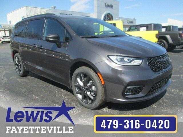 Discover Vans for Sale Near Springdale, AR
