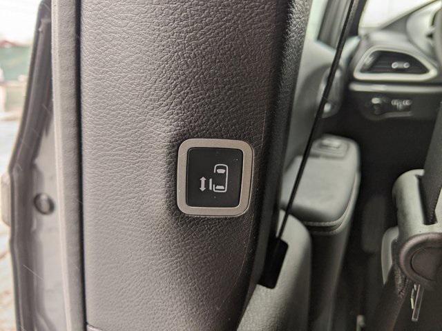 2023 Pacifica Plug-In Hybrid PLUG-IN HYBRID TOURING L fwd 14