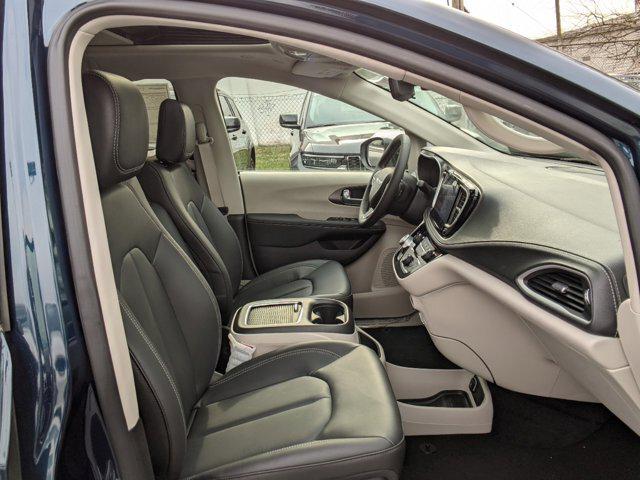 2023 Chrysler Pacifica PACIFICA TOURING L