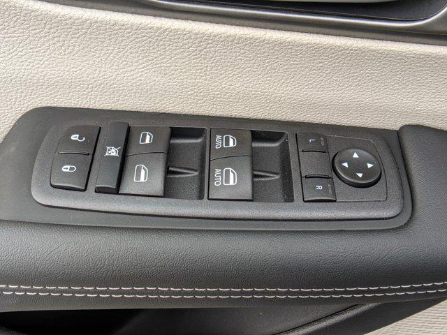 2023 Chrysler Pacifica PACIFICA TOURING L