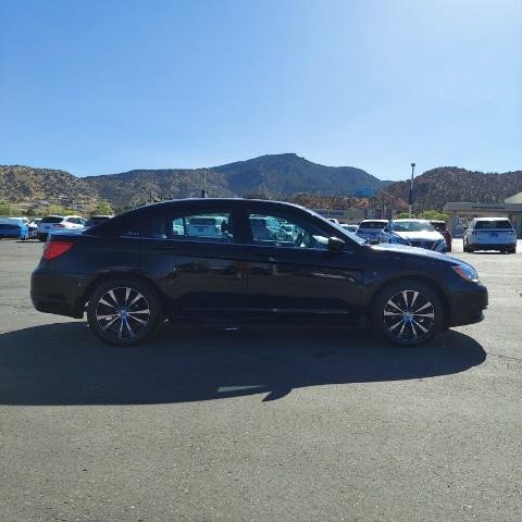 2013 Chrysler 200 Limited