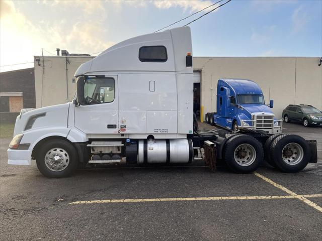 2012 Volvo Vnl VNL 670 Sleeper