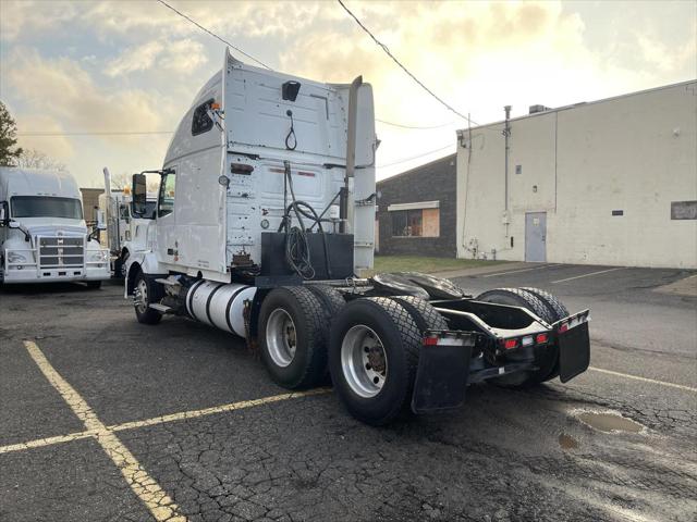 2012 Volvo Vnl VNL 670 Sleeper