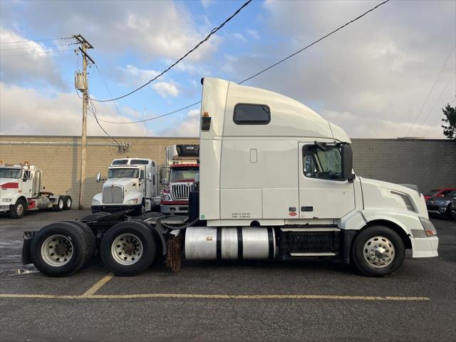 2012 Volvo Vnl VNL 670 Sleeper