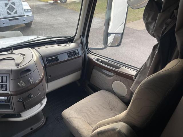 2012 Volvo Vnl VNL 670 Sleeper