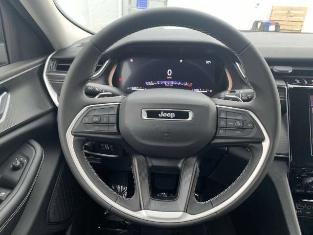 2023 Jeep Grand Cherokee GRAND CHEROKEE LAREDO 4X4