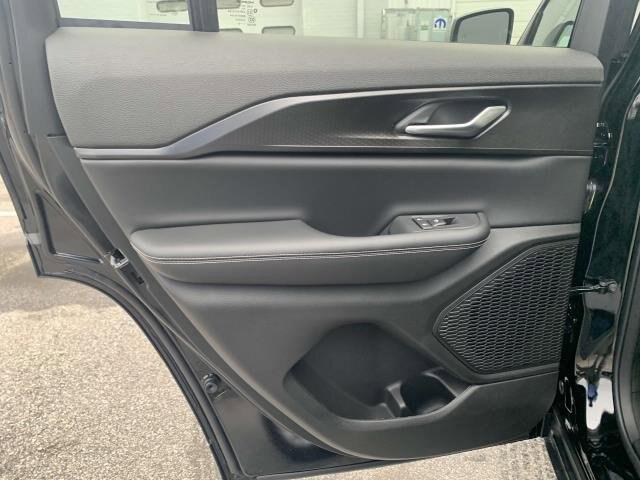 2023 Jeep Grand Cherokee GRAND CHEROKEE LAREDO 4X4